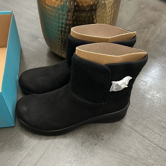 BZEES Gloria Womens Ankle Knit Booties - Picture 6 of 10